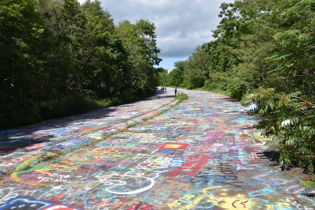 graffiti road